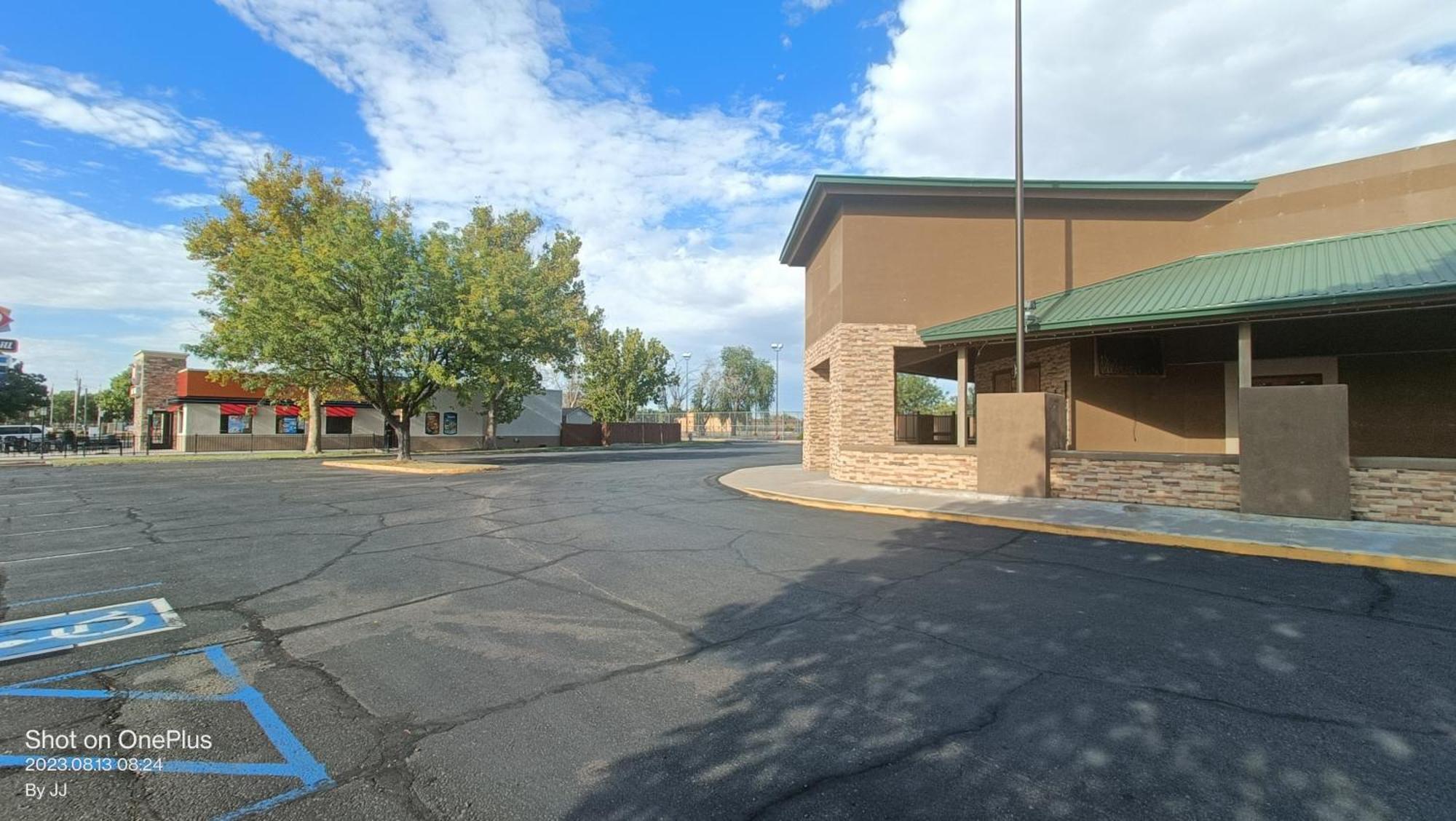 Clarion Inn & Suites, ロズウェル エクステリア 写真
